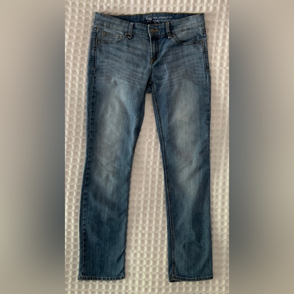 GAP Denim - GAP Women's "Real Straight Fit" Jeans. 6/28